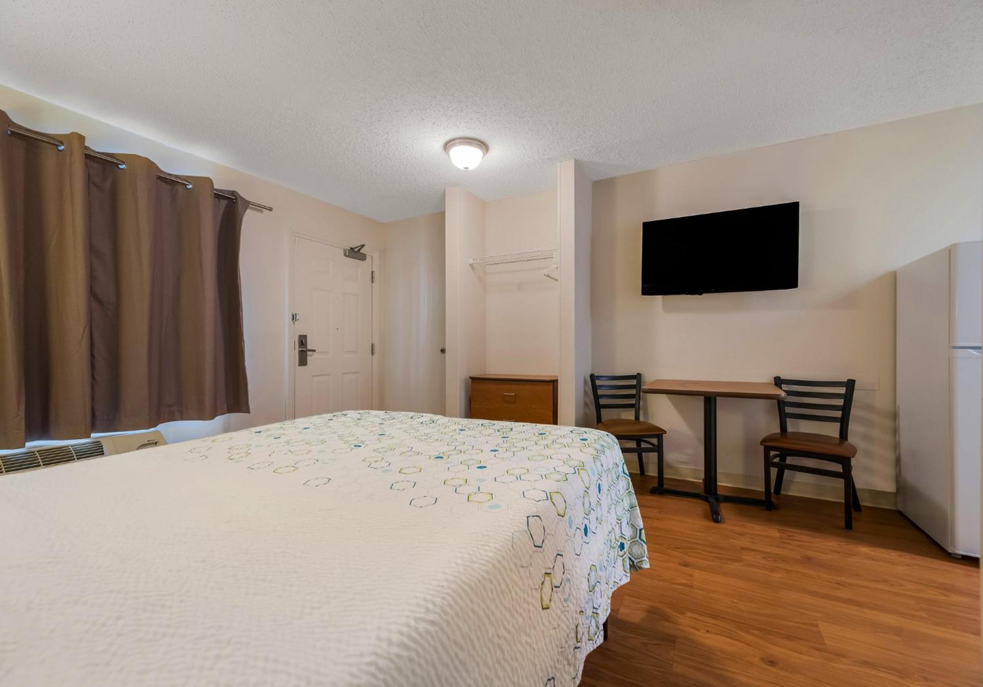 Hometowne Studios By Red Roof Orlando - Ucf Area Alafaya Exteriör bild