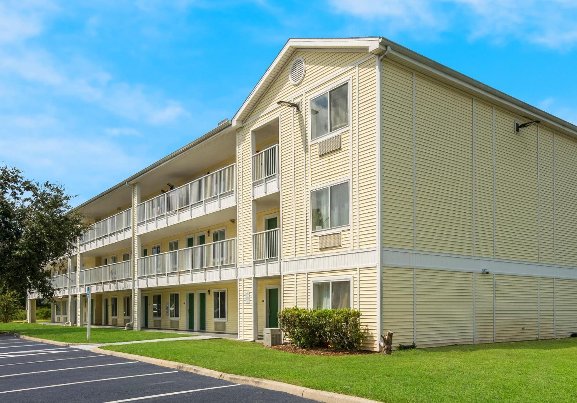 Hometowne Studios By Red Roof Orlando - Ucf Area Alafaya Exteriör bild