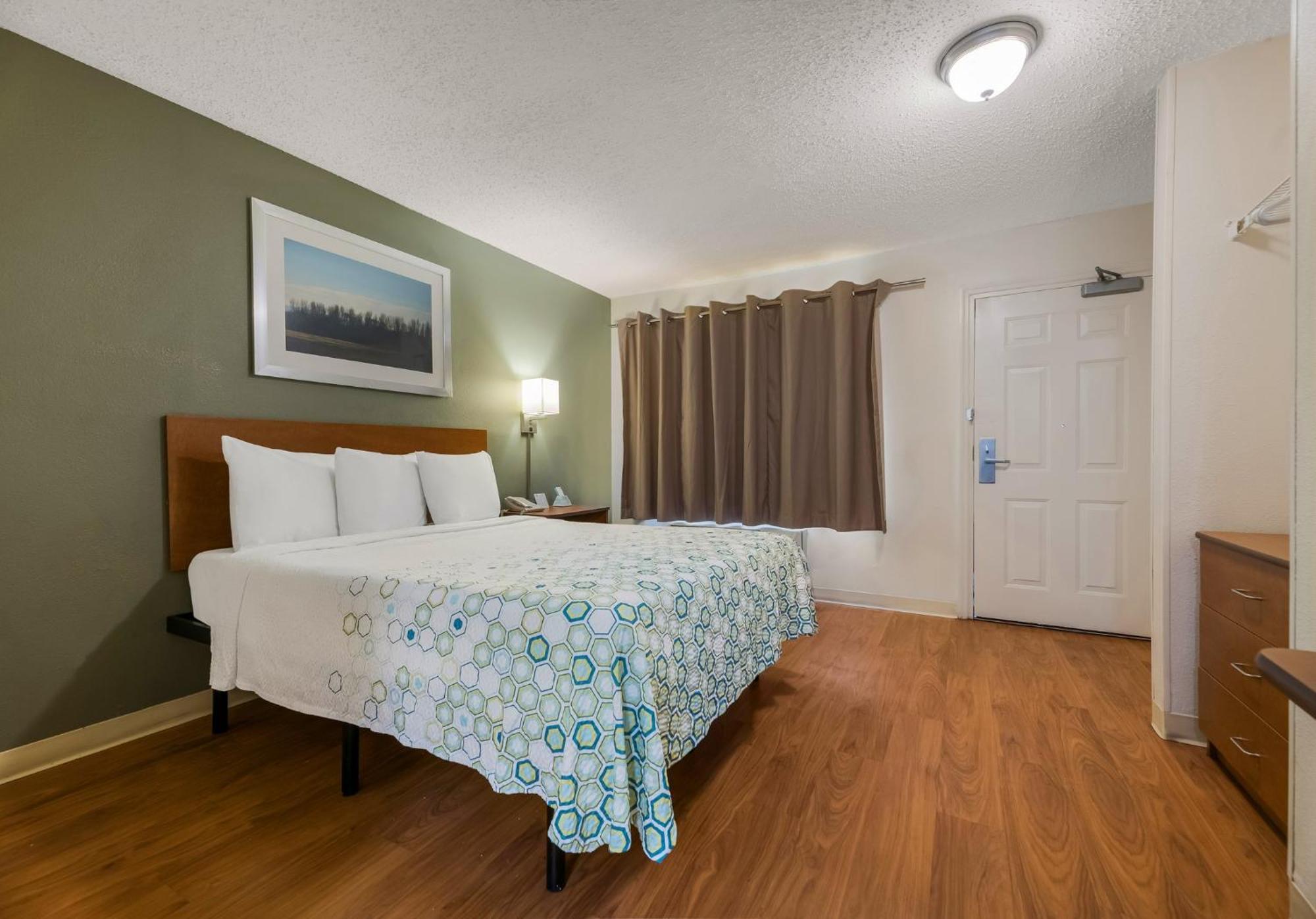 Hometowne Studios By Red Roof Orlando - Ucf Area Alafaya Exteriör bild