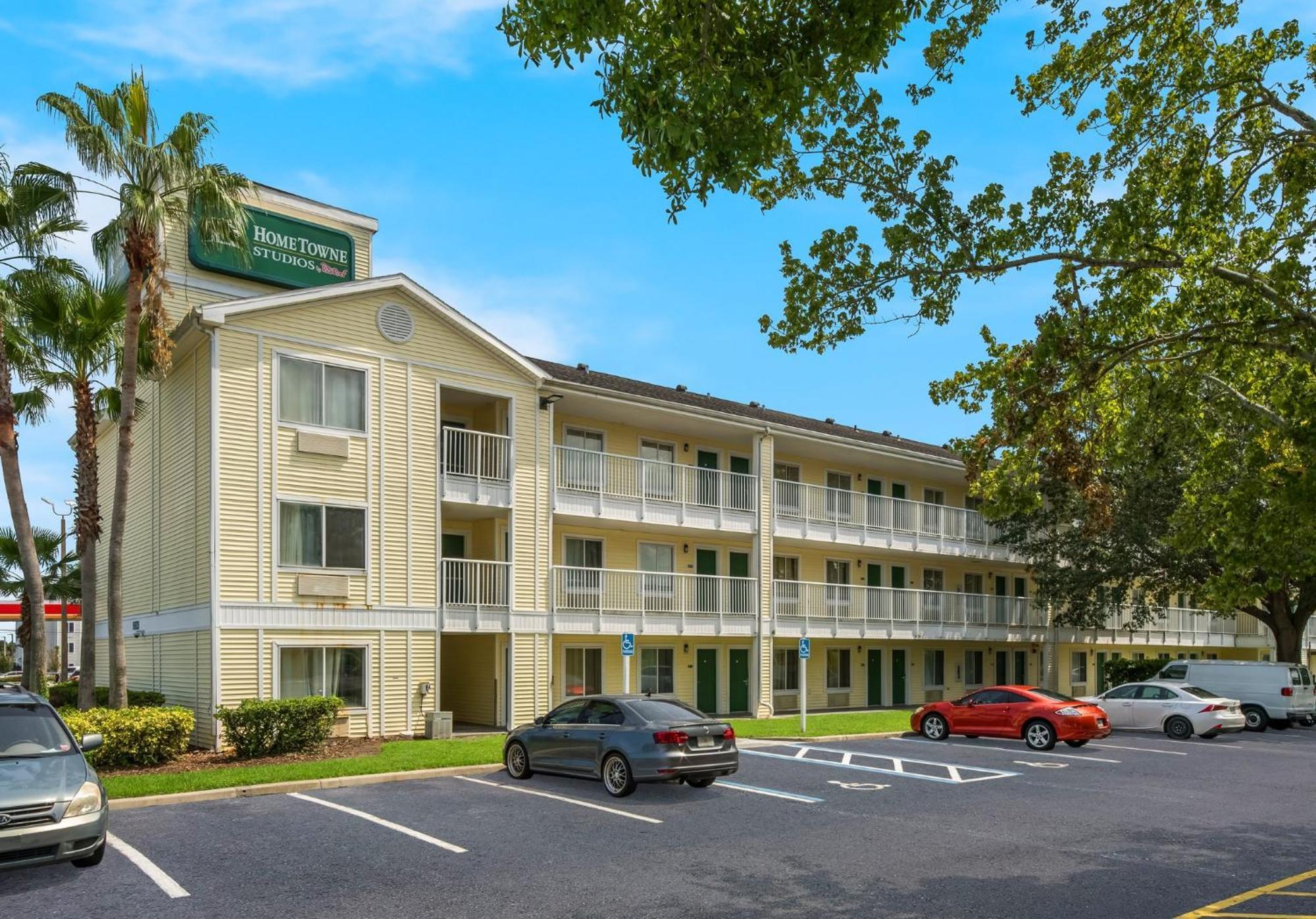 Hometowne Studios By Red Roof Orlando - Ucf Area Alafaya Exteriör bild