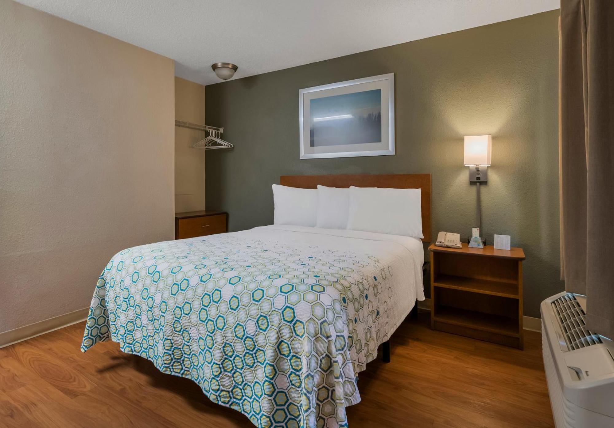 Hometowne Studios By Red Roof Orlando - Ucf Area Alafaya Exteriör bild