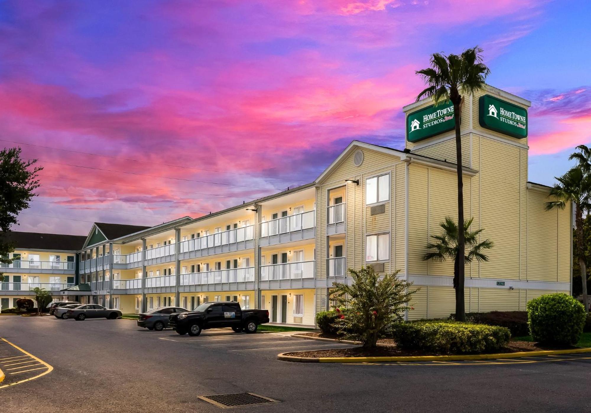 Hometowne Studios By Red Roof Orlando - Ucf Area Alafaya Exteriör bild